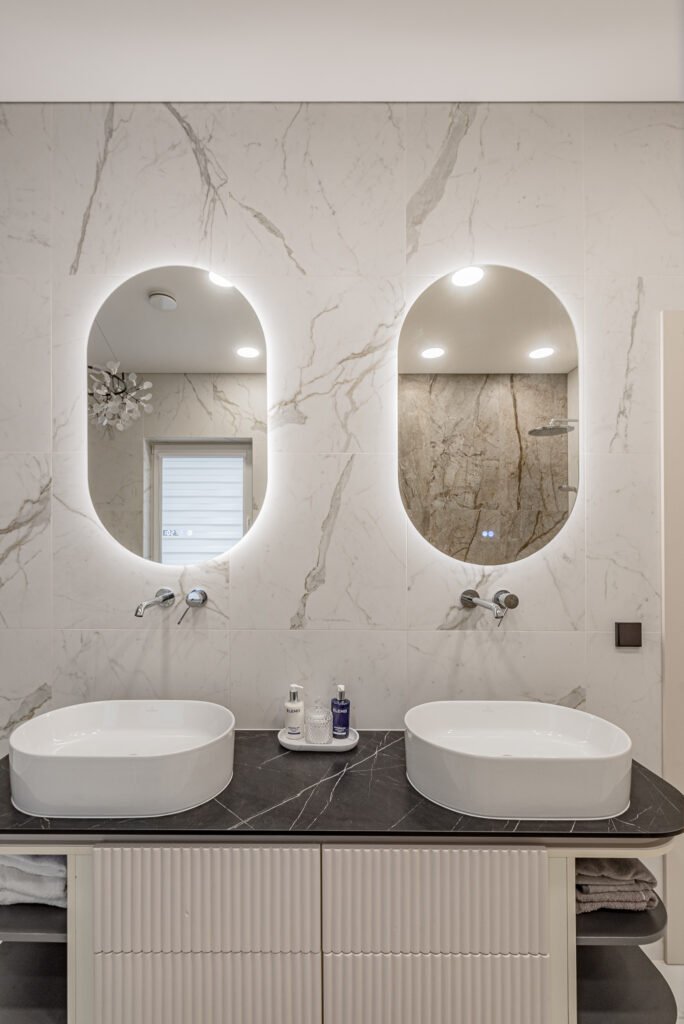 Marble bathroom with a freestanding bathtub and separate walk-in shower – AK Interior, Monkstown Full House Design
