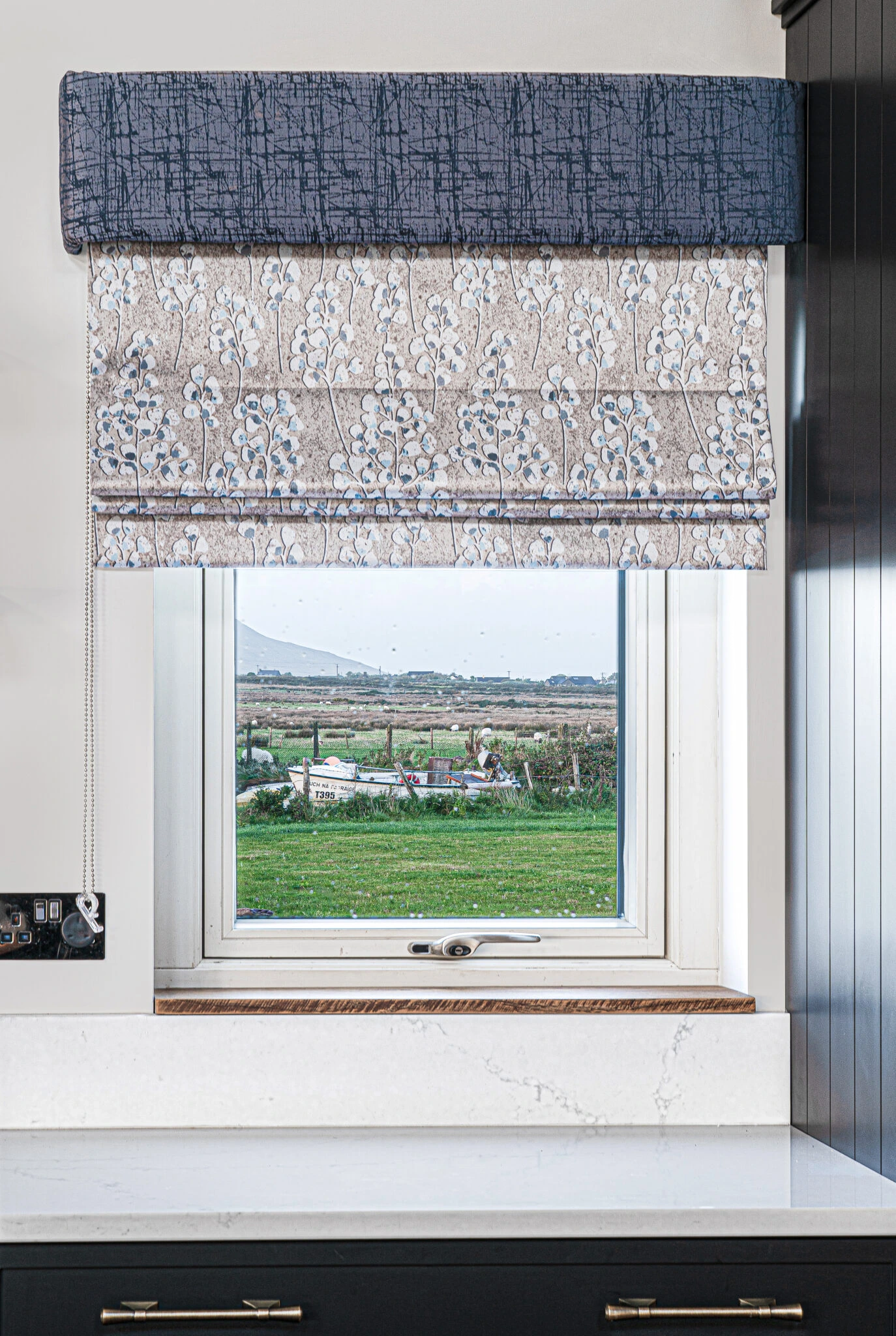 roman blinds & pelmet akinterior